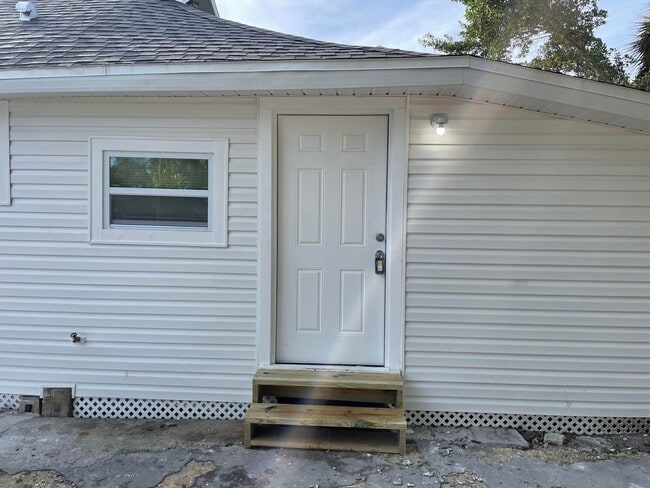 Photo - 1/1 duplex near downtown Bradenton Unit B