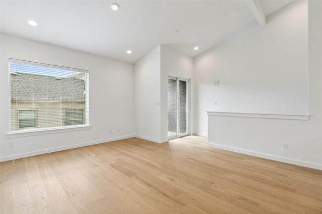 Photo - 6144 Oram St Unidad 4