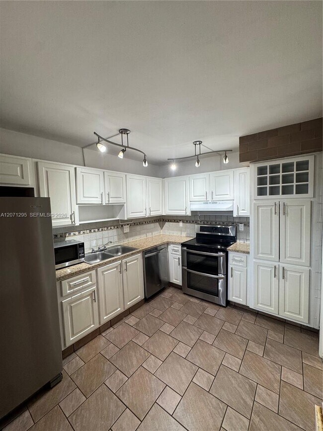 Photo - 215 Lakeview Dr Unidad 105