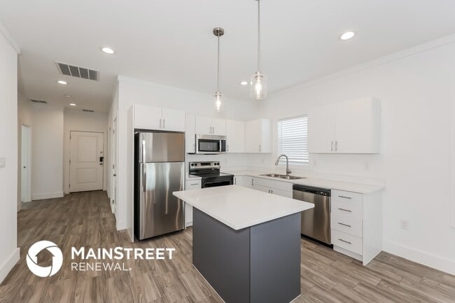 Photo - 1601 Daniel St