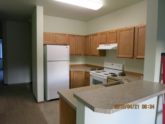 Photo - 12231-12239 SE Bush St Unit 75