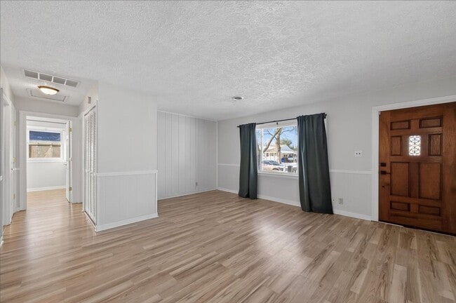 Photo - 4911 Barlow Dr