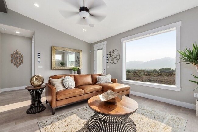 Building Photo - 14367 S Bella Vea Dr