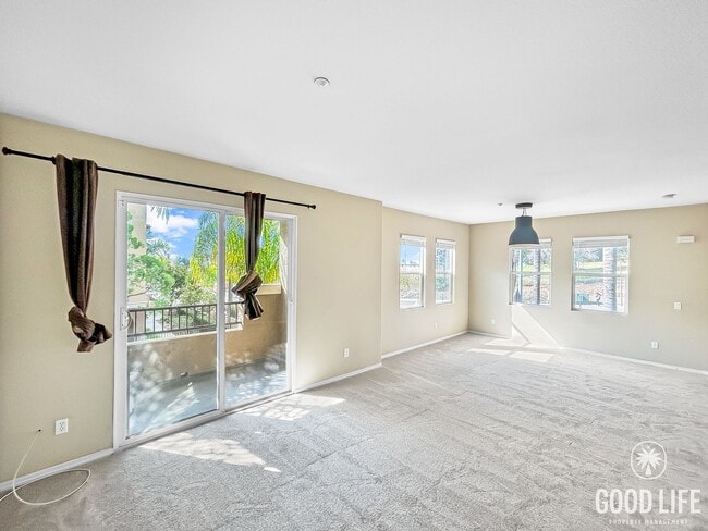 Photo - Spacious 2B/3BA + Den Townhouse in El Cerr...