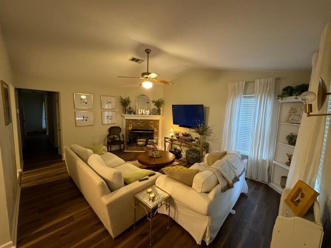 Photo - Family Friendly 2 Bedroom Duplex Available In Tallahassee