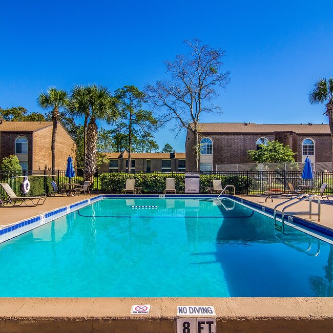 Building Photo - Laurel Pointe Rental