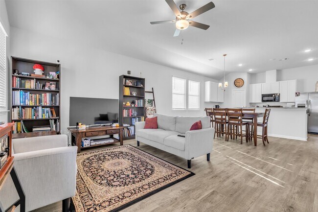 Photo - 740 Brown Rd