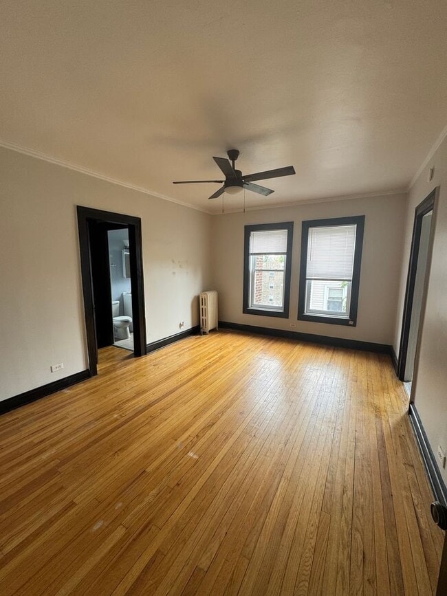 Building Photo - 5021 N Damen Ave