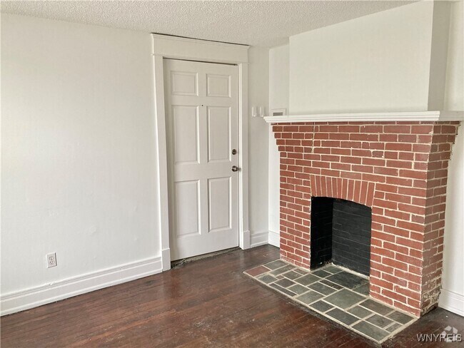 Building Photo - 294 S Elmwood Ave Rental