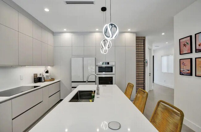 Photo - 828 SW 16th St