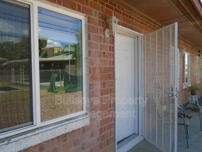 Photo - 303 W Highland Ave Unidad 3 Rental