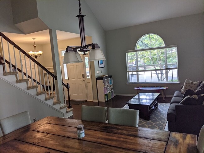 Photo - 3 bed 2.5 bath, Walk to Blakeney