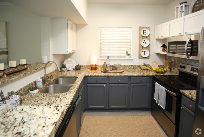 The Bridge 1BDx1.5BA 906SF