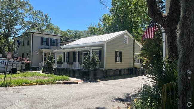 Building Photo - 355 E Broad St Rental
