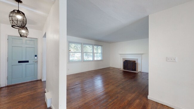 329 Oxford Dr