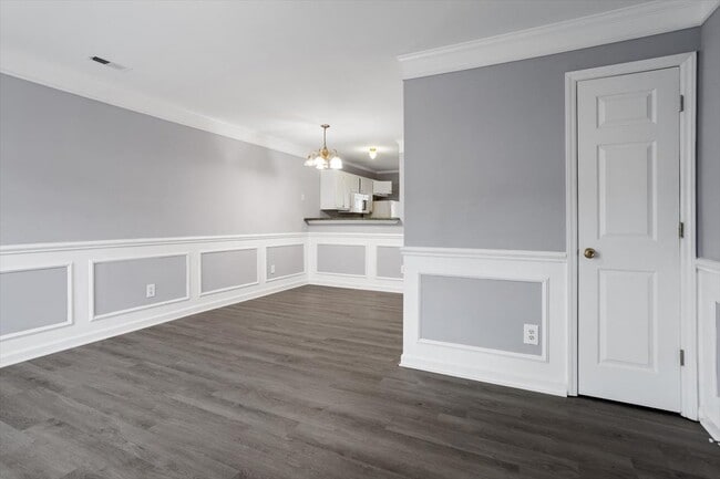 Photo - 17 Cheltenham Dr