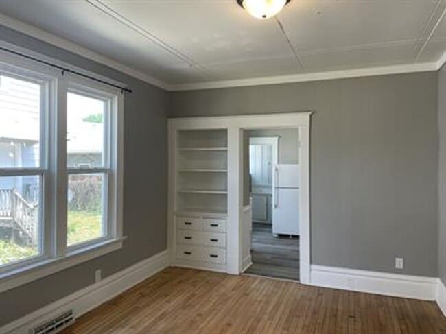 Building Photo - 312 Broad St Unit A - Upper