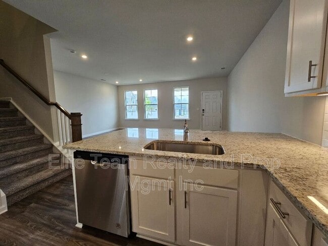 Photo - 5416 Kinsbridge Dr