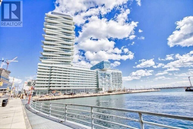 Photo - 15 Queens Quay E Unit 1307