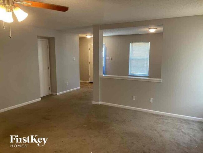 Photo - 5121 Flame Way