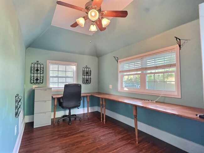 Photo - 339 Charleston St SE