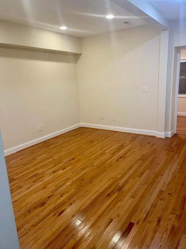 Photo - 1141 Owen Pl NE