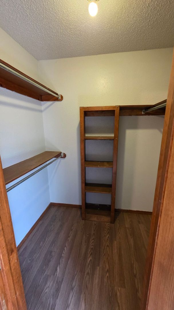 Photo - Great 3 Bedroom Home in Yukon!  $1450!