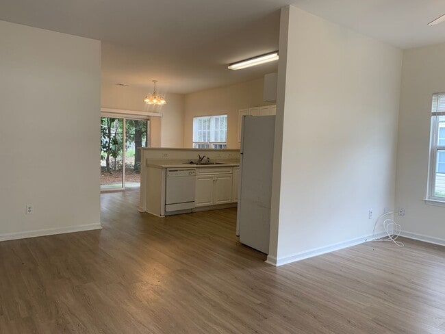 Photo - $500 OFF 1ST MONTHS RENT! 3 Bedroom 2 Bath...