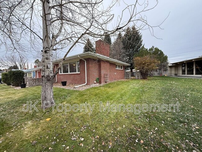 Photo - 1726 Alder Dr