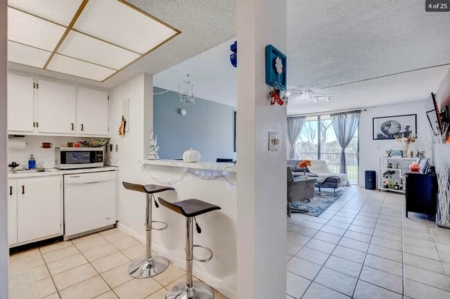 Photo - 5570 NW 44th St Unidad 412A