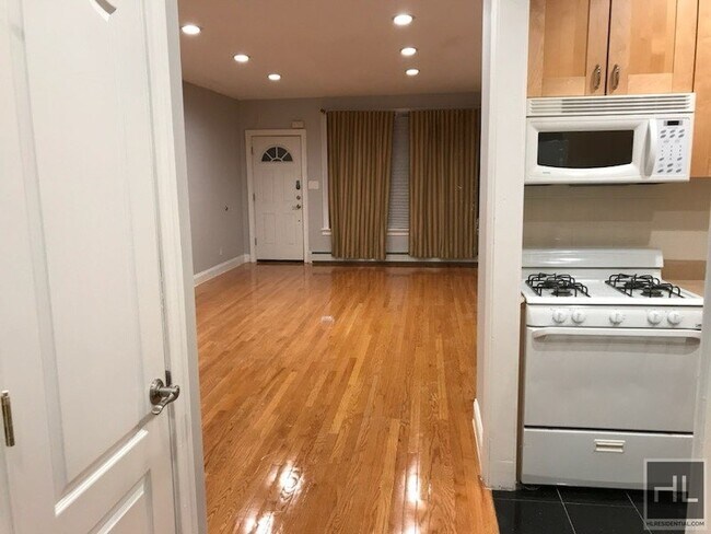 Photo - FORD STREET Unit 1