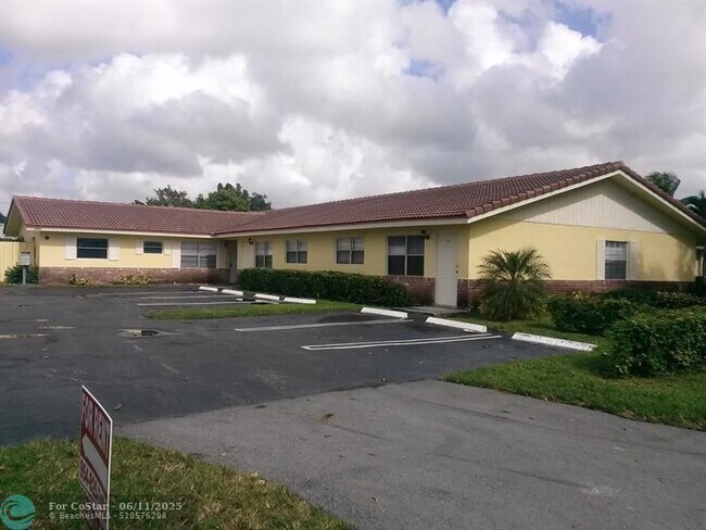 Photo - 10551 NW 45th St Apartment Unit 8