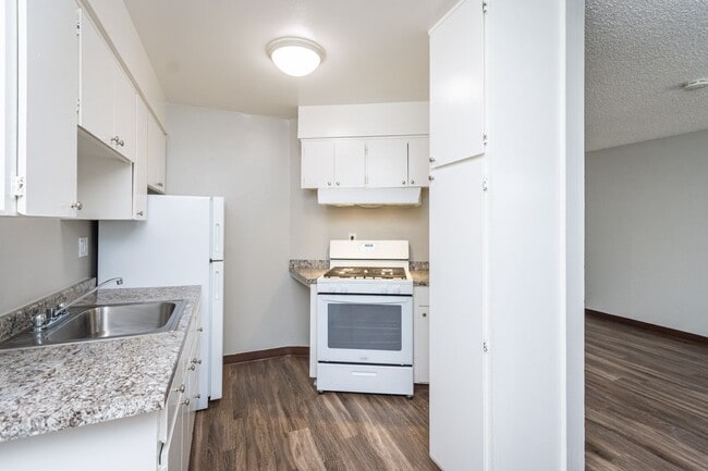 Photo - Hillsdale Village