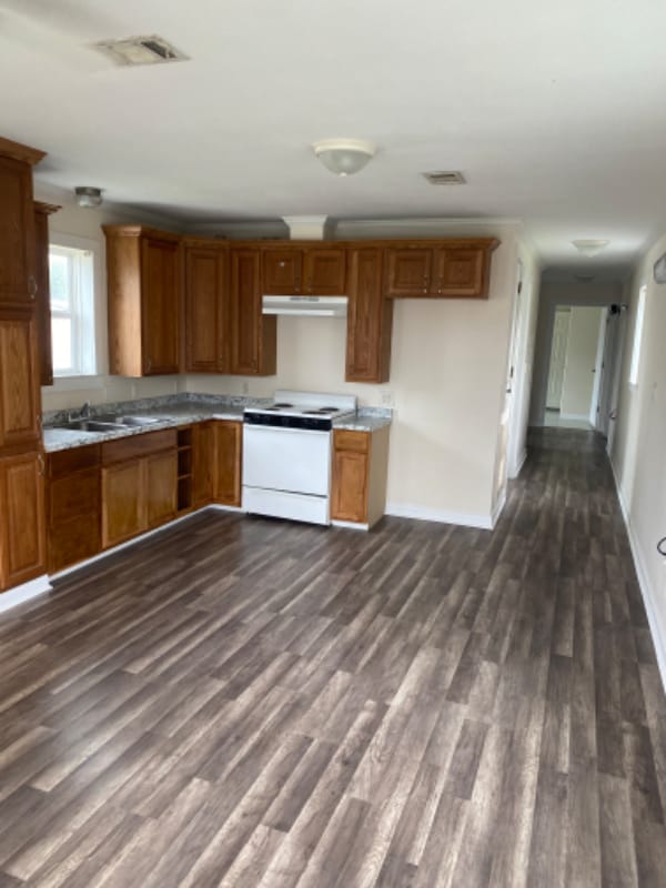 Photo - 5635 Leon St