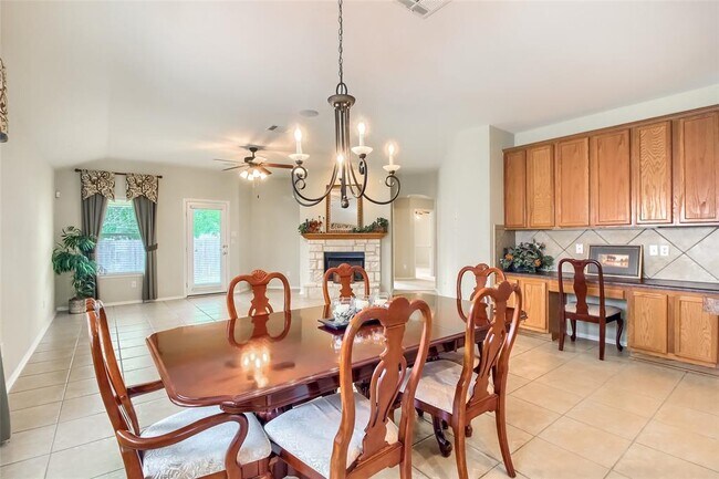 Photo - 18720 Royal Pointe Dr