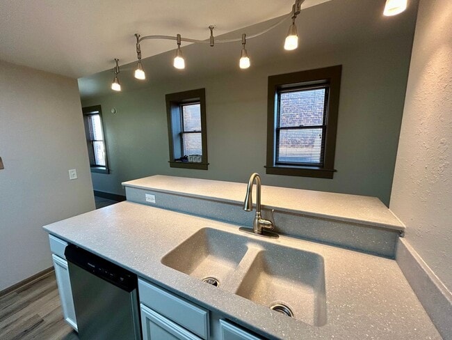 Downtown living at its finest. Limited tim... - Downtown living at its finest. Limited tim... Apartment