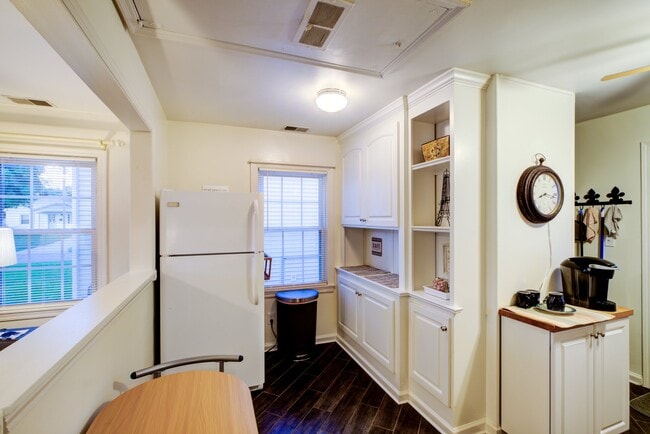 Photo - 620 Penguin St