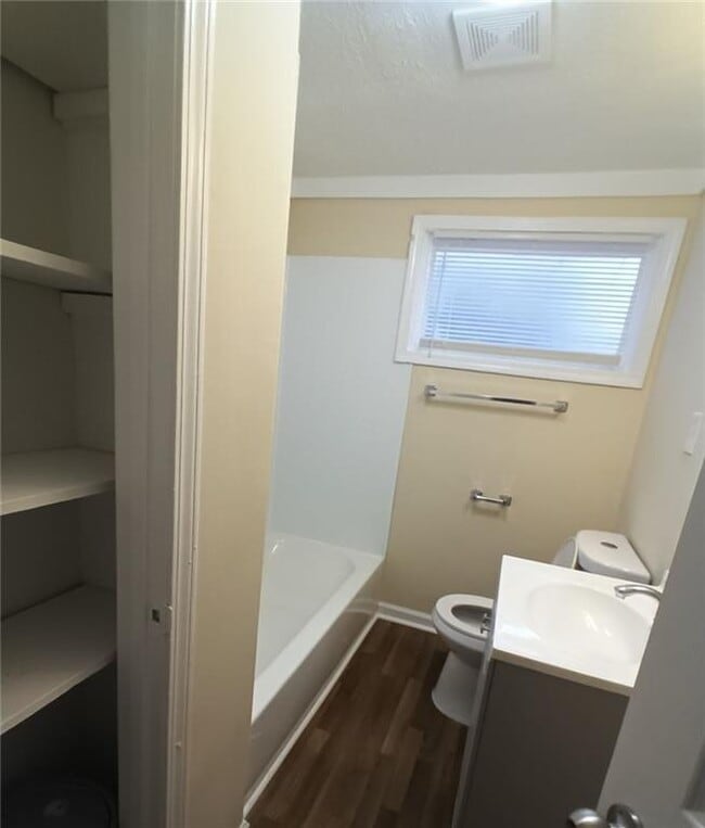 Photo - 6363 Melrose St