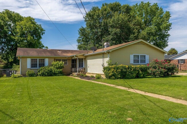 Photo - 904 SE Chatterson Rd