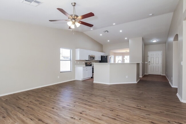 Photo - 39812 N Vincenza St