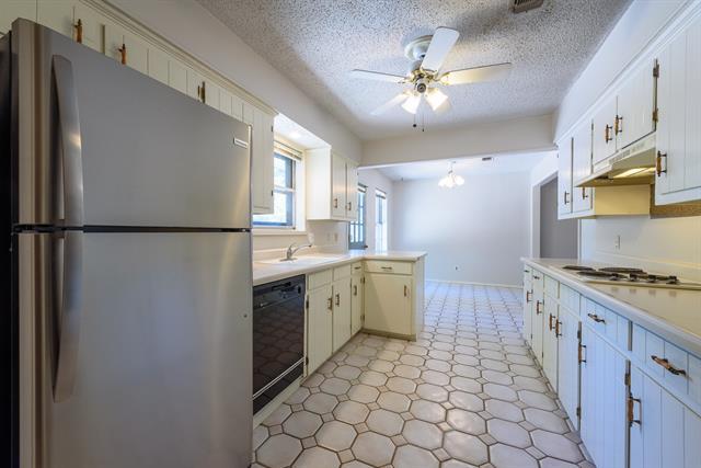 Photo - 1915 Wendy St