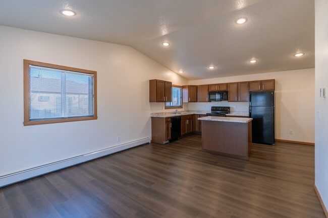 Fargo, ND Westwood Apartments | Kitchen