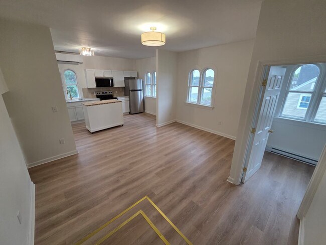 207 Cohannet St Unit 3R