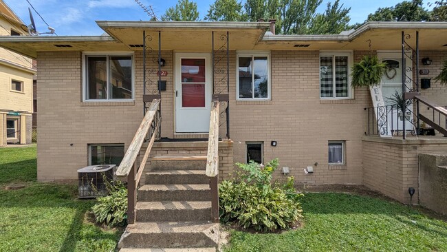 Building Photo - 321 Thorne Ave NE Unit 321 Rental