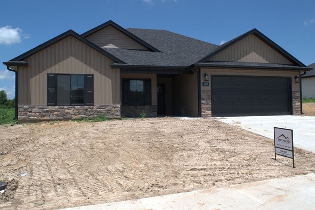 Building Photo - New construction three-bedroom 2-bathroom Home In Tuscany Ridge!