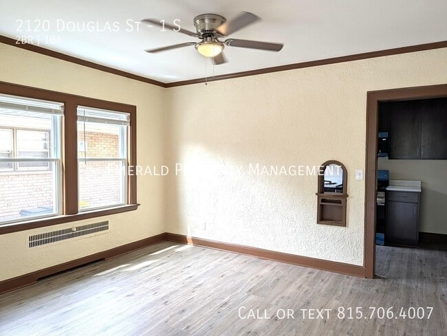 Photo - 2120 Douglas St Unit 1 S