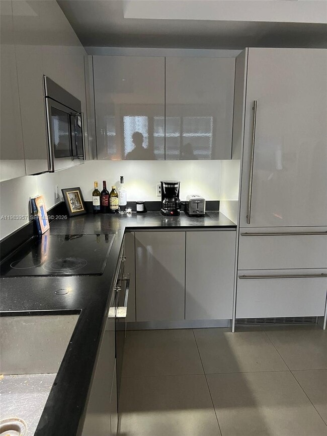 Building Photo - 1010 Brickell Ave Unit 2010