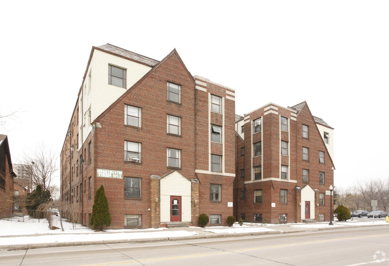 Brady Apartments - Brady Apartments