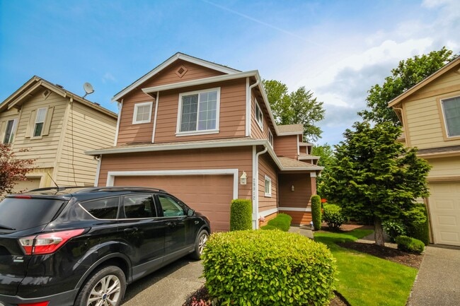 Building Photo - Lovely 3 Bedroom Auburn Condo