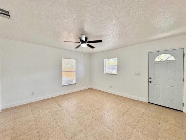 Photo - 8108 N 11th St